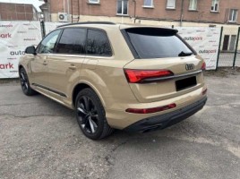 Audi Q7 | 3
