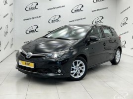 Toyota Auris хэтчбек
