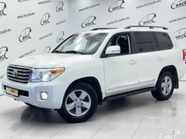 Toyota Land Cruiser cross-country
