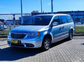 Chrysler Town & Country минивэн