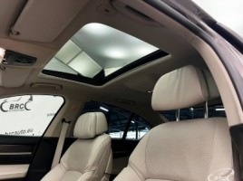 BMW 740 | 3