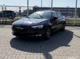 Opel Insignia sedanas