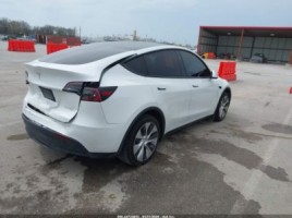 Tesla Model Y | 3