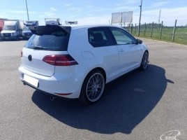 Volkswagen Golf | 4