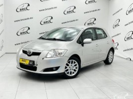 Toyota Auris хэтчбек