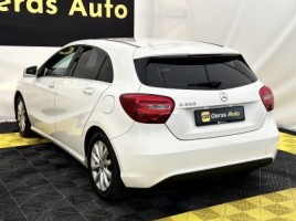 Mercedes-Benz A200 | 4