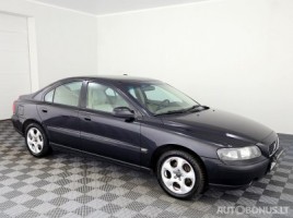 Volvo S60 saloon