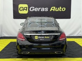 Mercedes-Benz C350 | 4