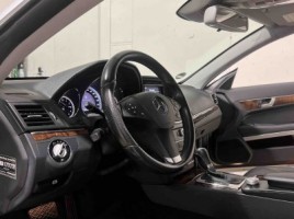Mercedes-Benz E350 | 4