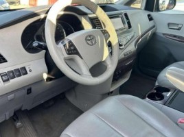Toyota Sienna | 3