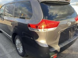 Toyota Sienna | 4