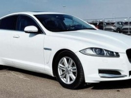 Jaguar XF sedanas
