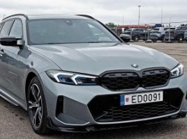 BMW 330 universalas