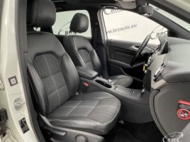 Mercedes-Benz B180 | 4