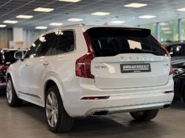 Volvo XC90 | 3