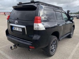 Toyota Land Cruiser | 4