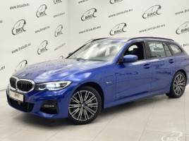 BMW 330 universalas
