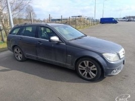 Mercedes-Benz C200 | 3