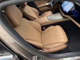 Mercedes-Benz E200 | 4