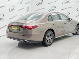 Mercedes-Benz E200 | 1