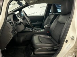 Nissan Leaf, hatchback | 3