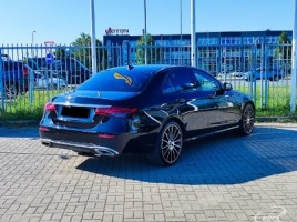 Mercedes-Benz E220 | 1