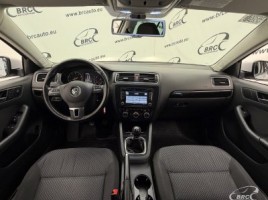 Volkswagen Jetta | 2
