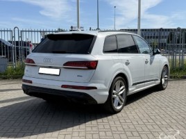 Audi Q7 | 1
