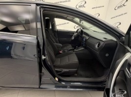 Toyota Auris, 1.8 l., Седан | 3