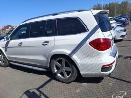Mercedes-Benz GL350 | 4