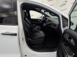 Chrysler Pacifica | 3