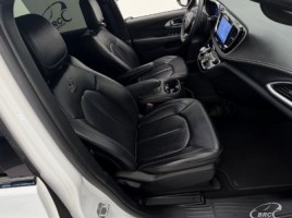 Chrysler Pacifica | 4