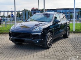 Porsche Cayenne cross-country