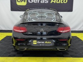 Mercedes-Benz C300 | 4