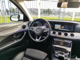 Mercedes-Benz E200 | 2