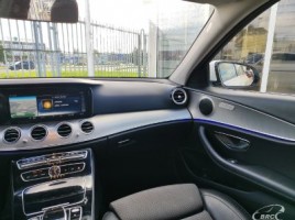 Mercedes-Benz E200 | 4