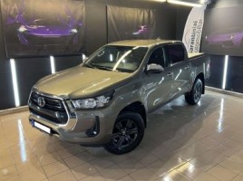 Toyota Hilux cross-country