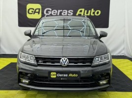 Volkswagen Tiguan | 1