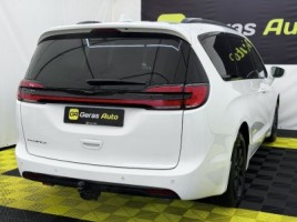 Chrysler Pacifica | 3