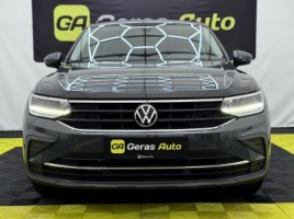 Volkswagen Tiguan | 1