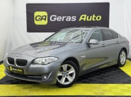 BMW 528 sedanas