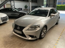 Lexus IS 300h sedanas