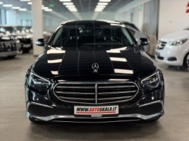 Mercedes-Benz E300, 2.0 l., sedanas | 1