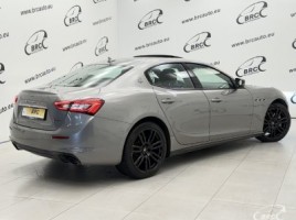 Maserati Ghibli, 3.0 l., saloon | 1