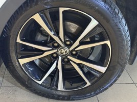 Toyota C-HR, 1.8 l., hečbekas | 4