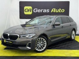 BMW 520 universalas