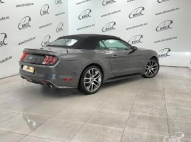Ford Mustang, 2.3 l., convertible | 2
