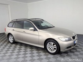 BMW universalas