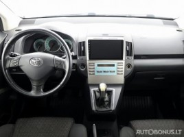 Toyota, 2.2 l., monovolume | 4