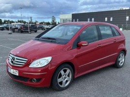 Mercedes-Benz B200 хэтчбек
